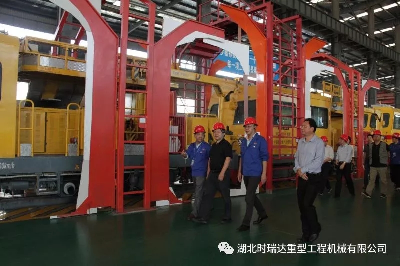 湖北省第三巡视组莅临三亿体育_三亿(中国)一站式服务官方网站重工参观考察