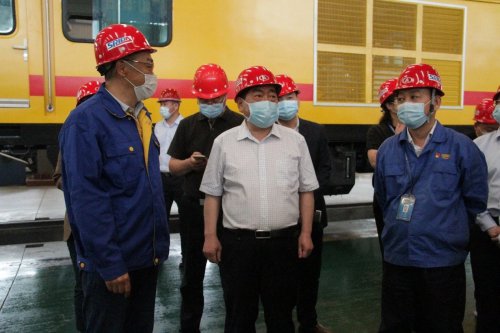 襄阳市副市长李德璋一行莅临三亿体育_三亿(中国)一站式服务官方网站重工开展工业企业调研工作