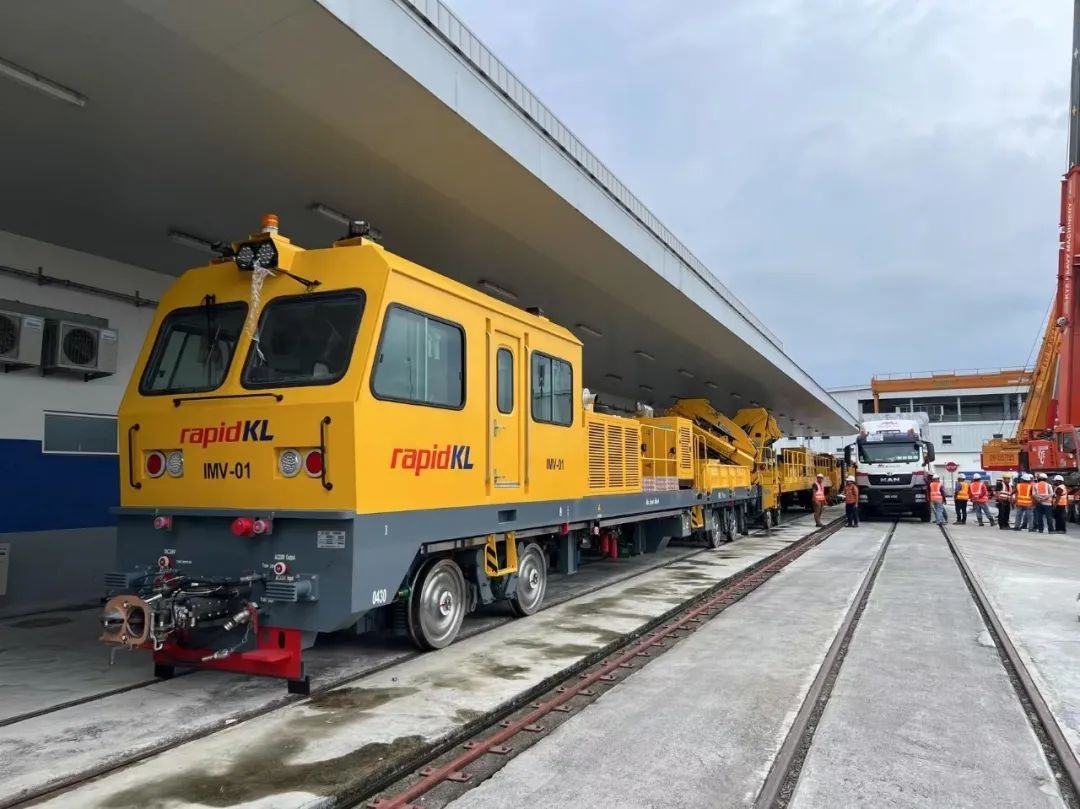 三亿体育_三亿(中国)一站式服务官方网站重工马来西亚地铁3号线（LRT-3）项目车辆顺利送抵现场